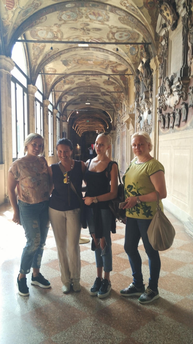 Tour Guide Bologna in russian