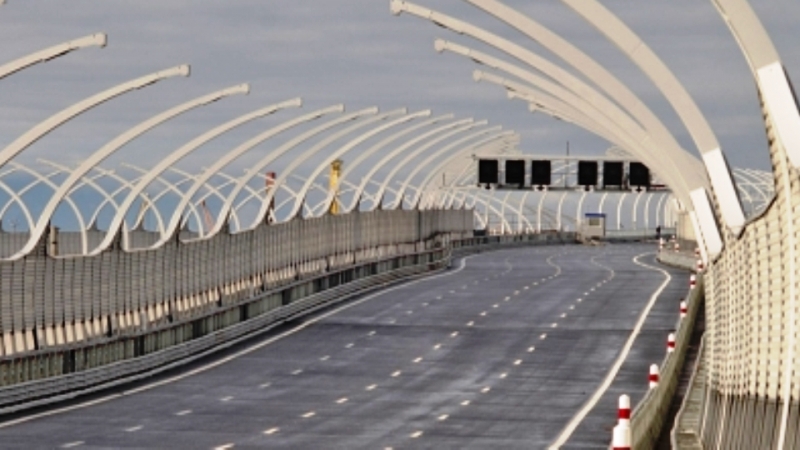 Astaldi на шоссе в Санкт-Петербурге